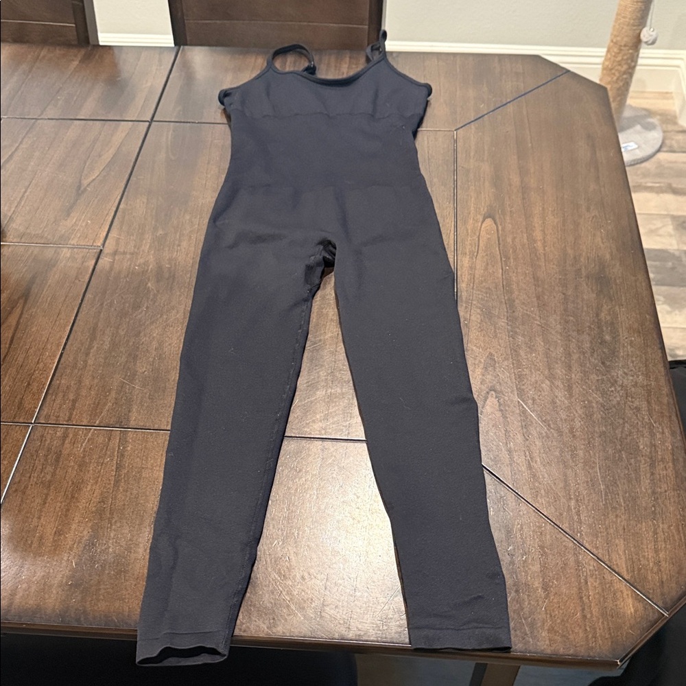 Chic Black Sleeveless Jumpsuit